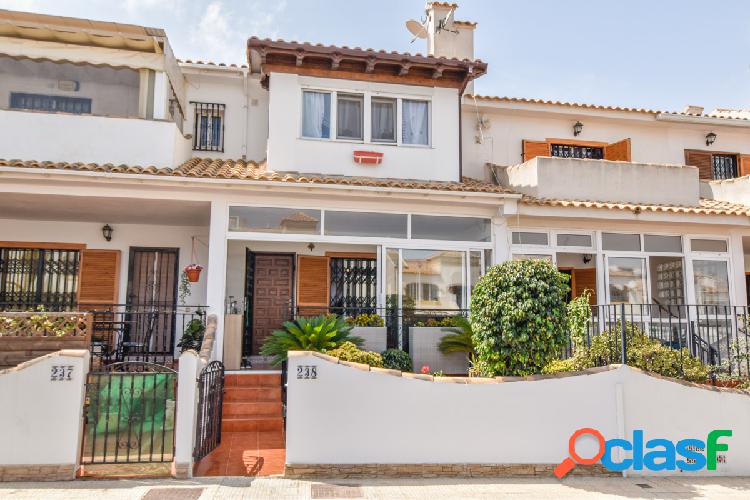 Adosado con terraza en Campos de Santa