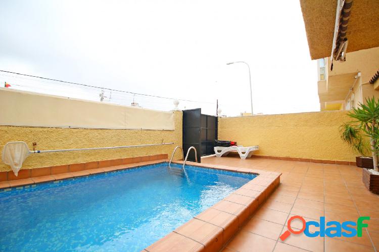 Alquiler De Casa Independiente Con Piscina Privada En