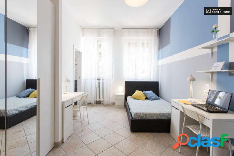 Alquiler de camas en piso de 2 habitaciones en Bovisa
