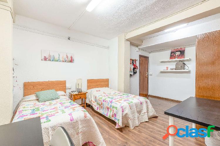 Alquiler de habitaciones dobles para estudiantes en Granada