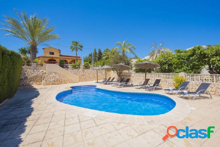 Amplia villa con piscina privada a tan solo 500 m de playa
