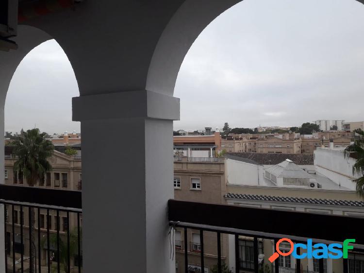 Amplio piso de 4 dormitorios en Puerta de Sevilla