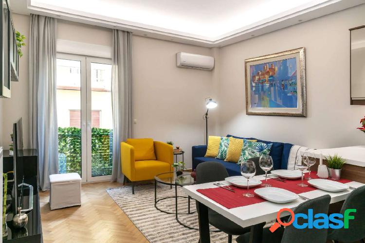 Apartamento completo de 1 dormitorio en Atenas