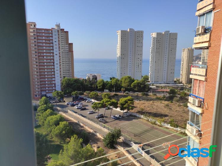 Apartamento con piscina comunitaria y vistas a playa de