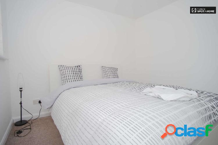 Apartamento de 1 dormitorio para hombres en alquiler a