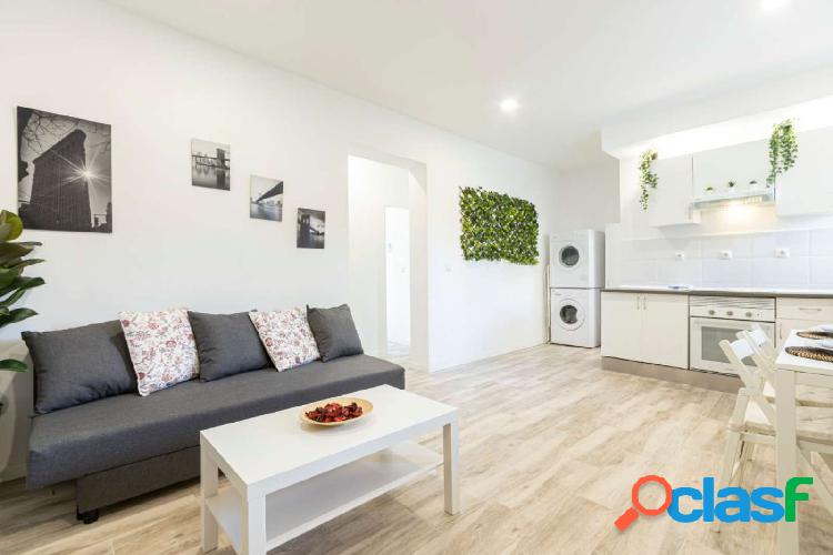 Apartamento de 2 dormitorios en alquiler en Aluche, Madrid