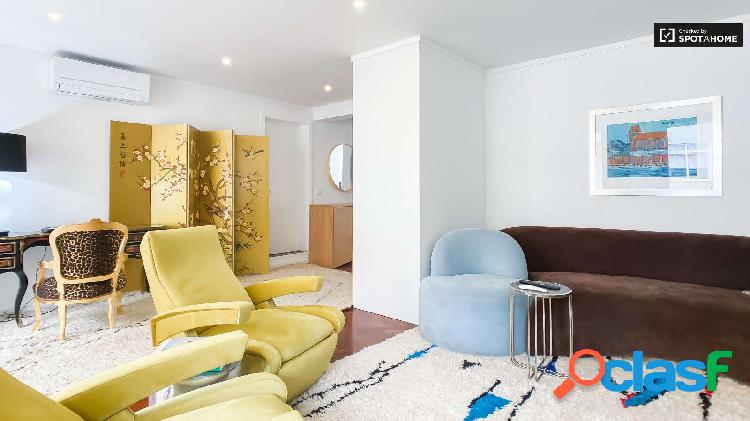 Apartamento de 2 habitaciones en alquiler en Monte Estoril