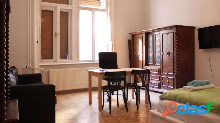 Apartamento de 3 dormitorios en alquiler en Budapest