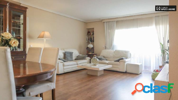 Apartamento de 3 dormitorios en alquiler en Delicias, Madrid