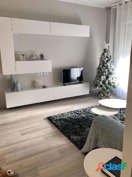 Apartamento de 3 habitaciones en alquiler en Esquerra