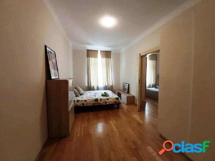 Apartamento de 3 habitaciones en alquiler en New Town, Praga