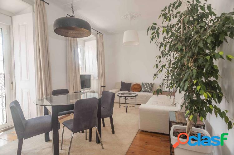 Apartamento de 3 habitaciones en alquiler en Santo