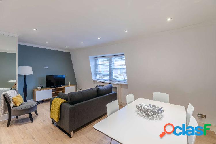 Apartamento de 3 habitaciones en alquiler en Soho