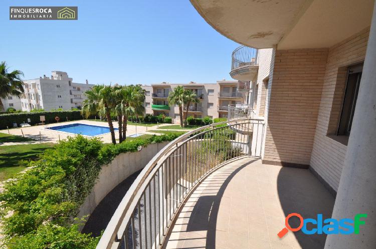 Apartamento en Urb Serramar con vistats al mar y terraza