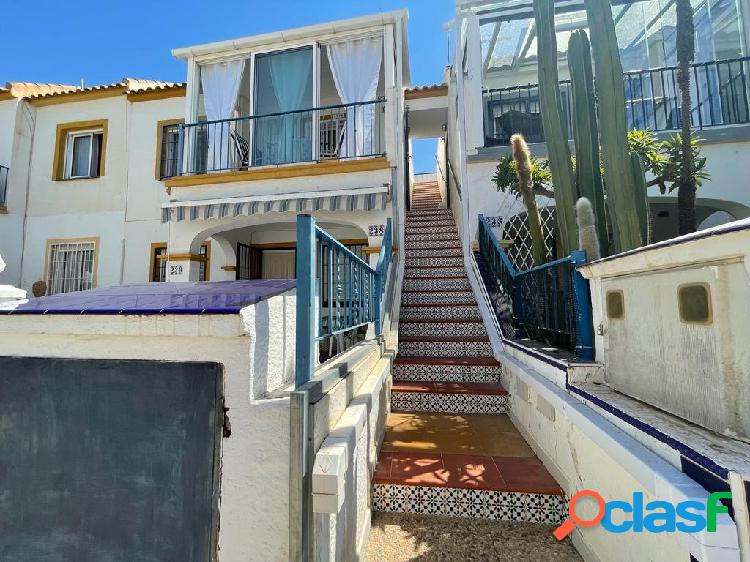 Apartamento en planta alta con solarium privado en La