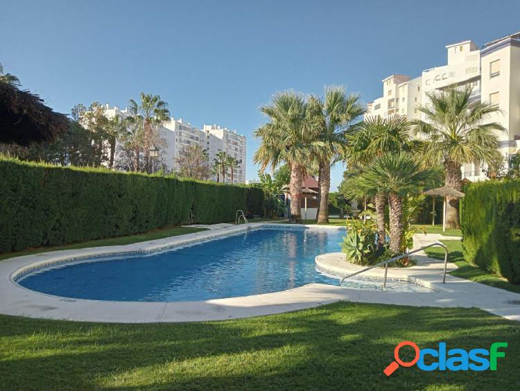 Apartamento en urbanizaci\xc3\xb3n con piscina, a 5 minutos