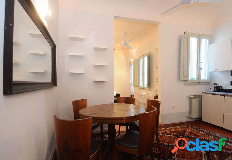 Apartamento entero de 2 dormitorios en Firenze