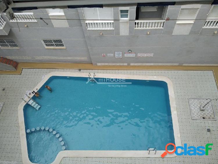 Apartamento zona mercadona con piscina comunitaria