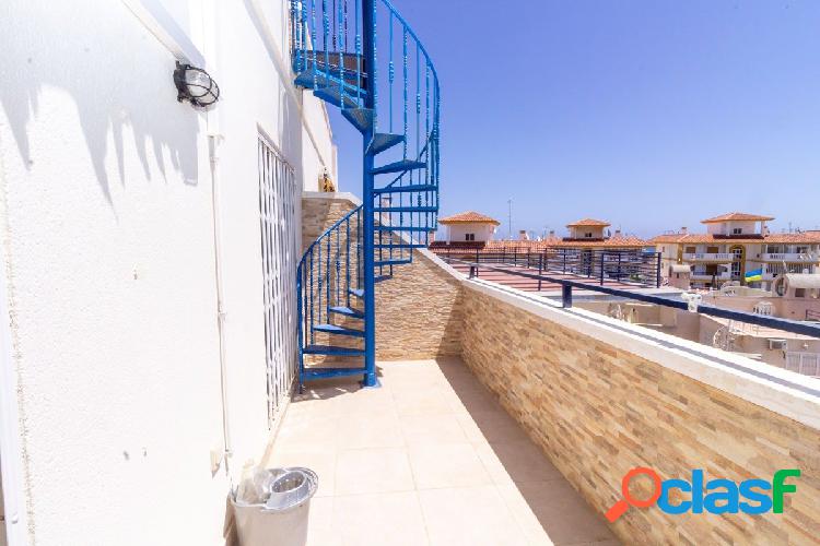 Bonito apartamento Atico con 2 dormitorios y terraza