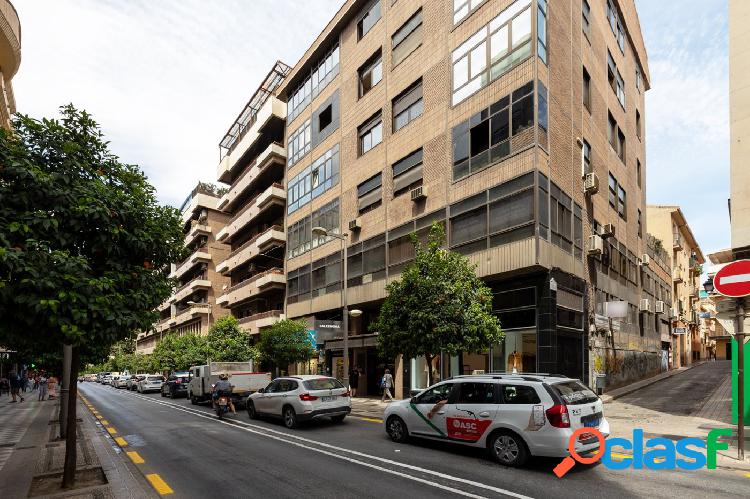 Buscas un apartamento en pleno centro de Granada?, ascensor,