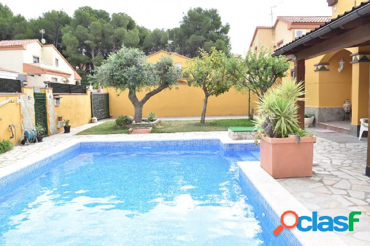 CASA EN OASIS CON PISICNA