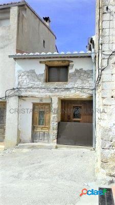 CASA EN VENTA EN ABEJUELA