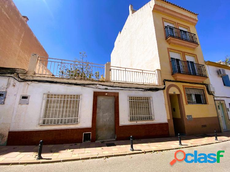 CASA MATA EN PLENO CENTRO DE FUENGIROLA - OPORTUNIDAD DE