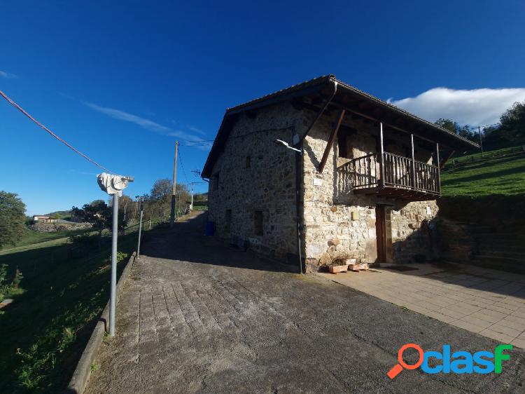 CASA TIPO MONTA\xc3\x91ESA UBICADA EN UNA ZONA MUY TRANQUILA