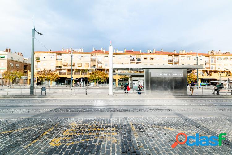 COQUETO APARTAMENTO FRENTE A LA ESTACION DE AUTOBUSES
