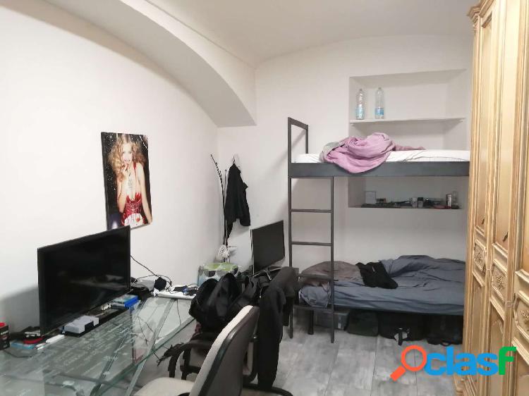 Camas en alquiler en apartamento de 2 dormitorios en