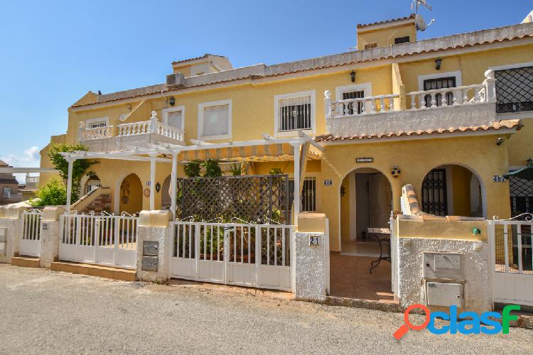 Casa adosada con vistas al mar en Gran Alacant, Alicante