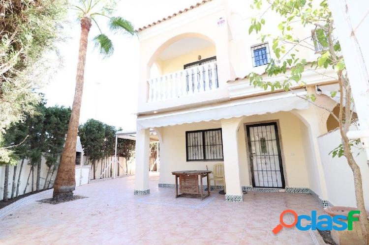 Casa con terraza en Playa Flamenca