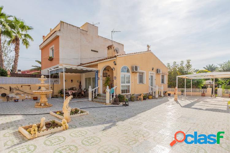 Casa con terraza en Torrevieja