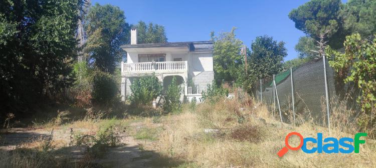 Casa con terreno en venta en Navalcarnero- Madrid