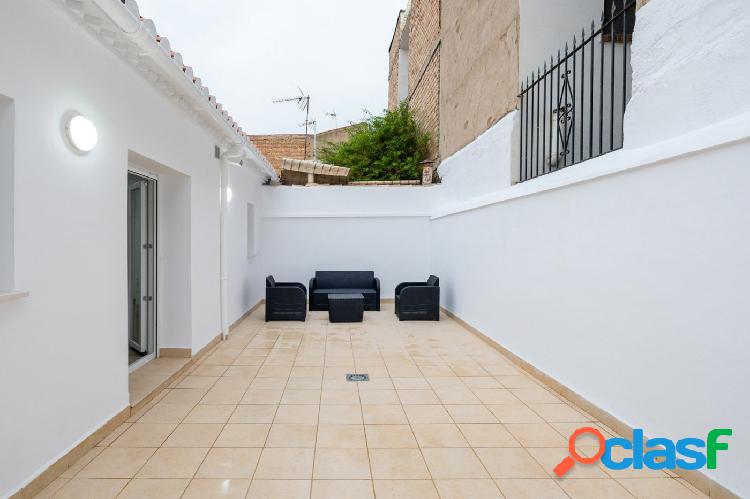 Casa reformada a un paso del PTS, 3 dormitorios y gran patio