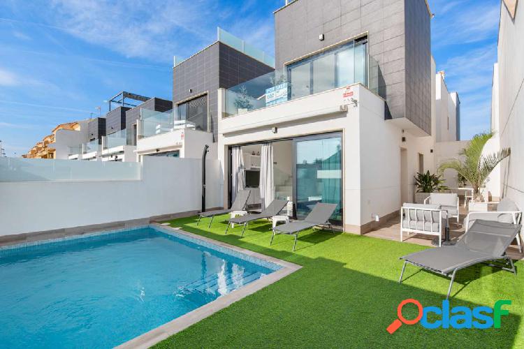 Chalet con piscina en San Pedro del Pinatar