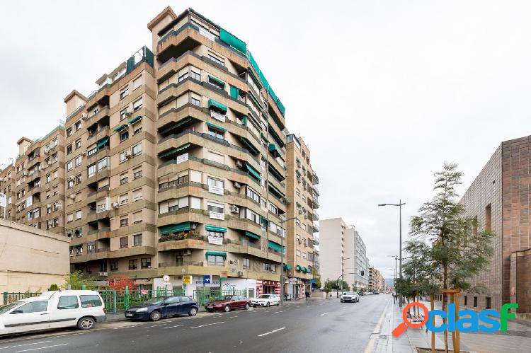 Cochera cerrada en Arabial