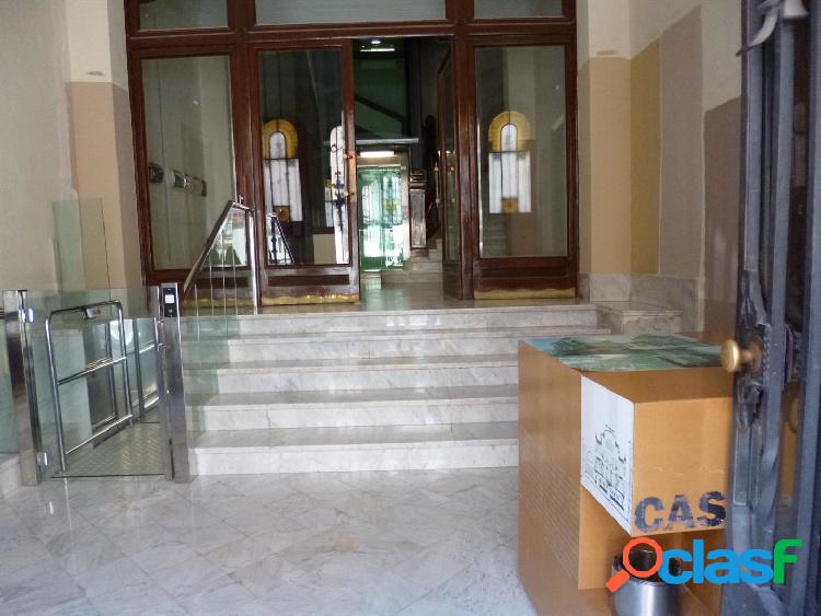 Despacho totalmente reformado, con opci\xc3\xb3n de