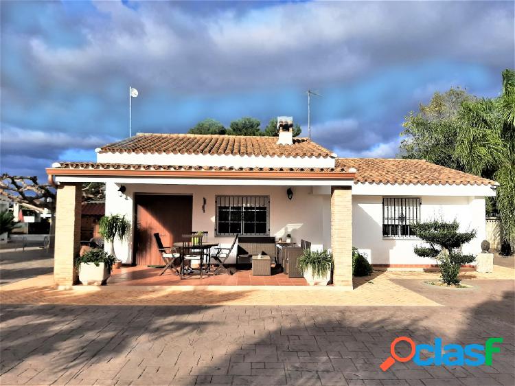 ESTUPENDO CHALET A LA VENTA ENTRE ALZIRA Y BENICULL. CON