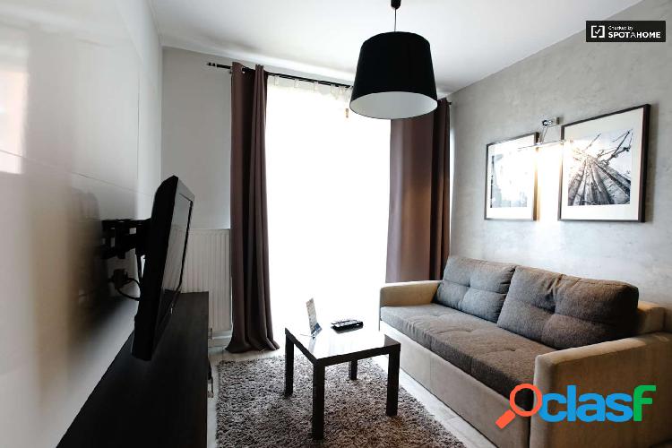 Elegante apartamento de 2 dormitorios con jard\xc3\xadn en