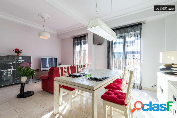 Elegante apartamento de 2 dormitorios en alquiler en Ruzafa