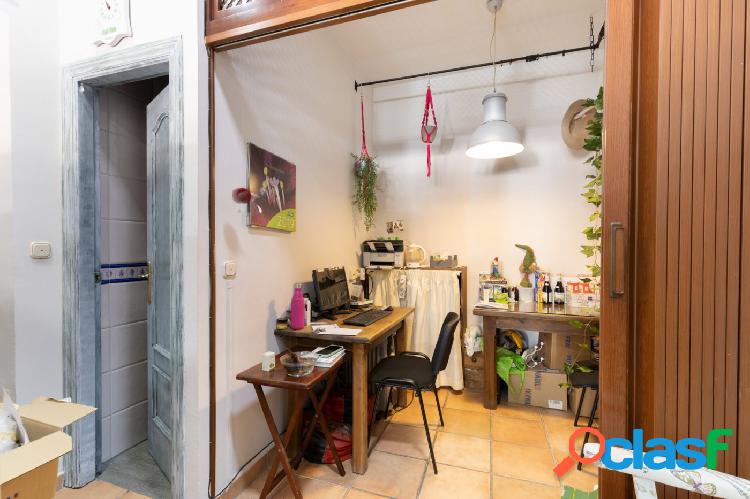 En venta Herbolario en funcionamiento en la Avenida de