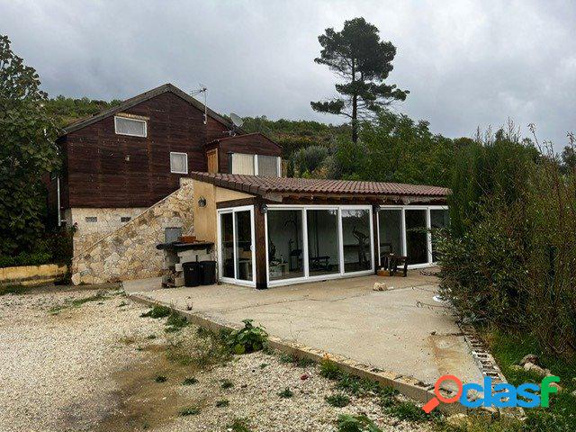 FINCA CON TRES CASAS INDEPENDIENTES EN VENTA EN