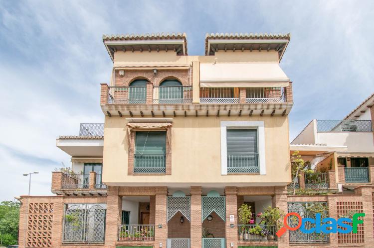 Gran casa en venta en Granada situada en Los C\xc3\xa1rmenes