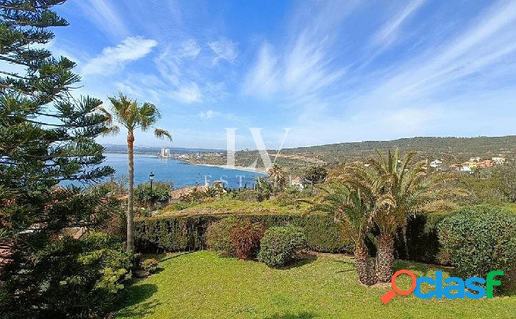 Hermosa Villa con incre\xc3\xadbles vistas a Gibraltar y al