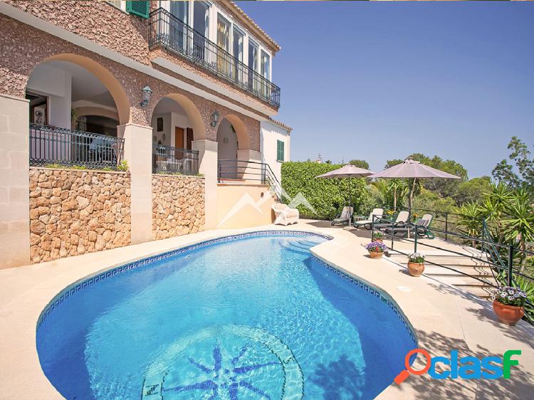 Hermosa Villa con vistas al mar en Santa Ponsa