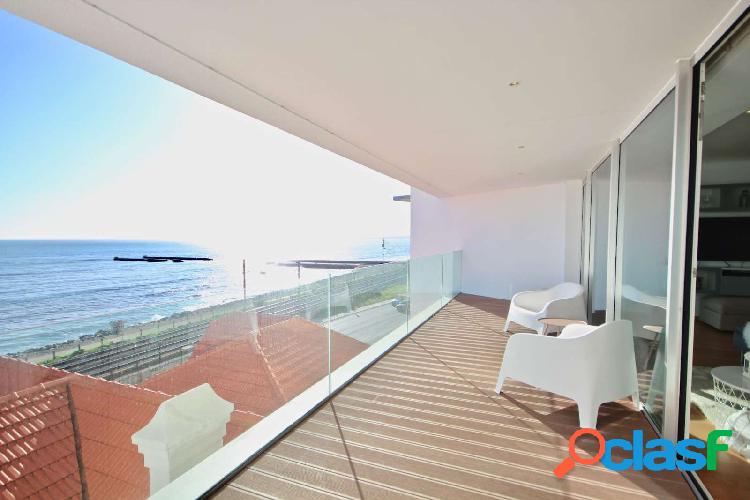 Impresionante apartamento de 4 dormitorios con vistas al mar