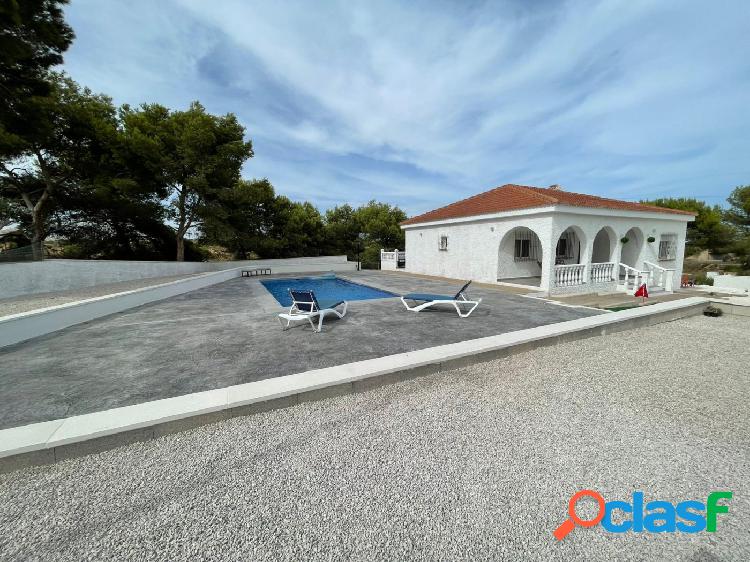 Independiente villa de 4 dormitorios en Montezenia