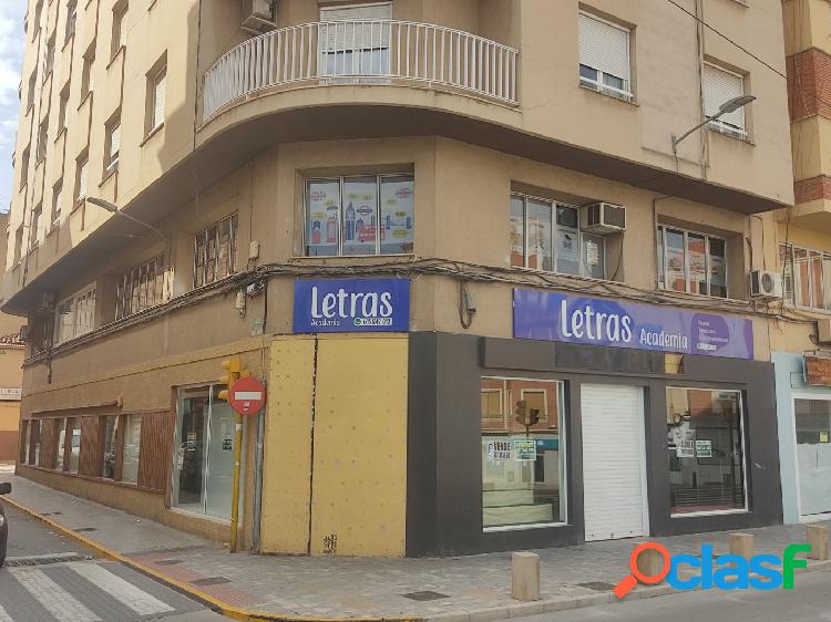 LOCAL COMERCIAL DE 270 M2 DIAFANO Y EN ESQUINA - EXCELENTE