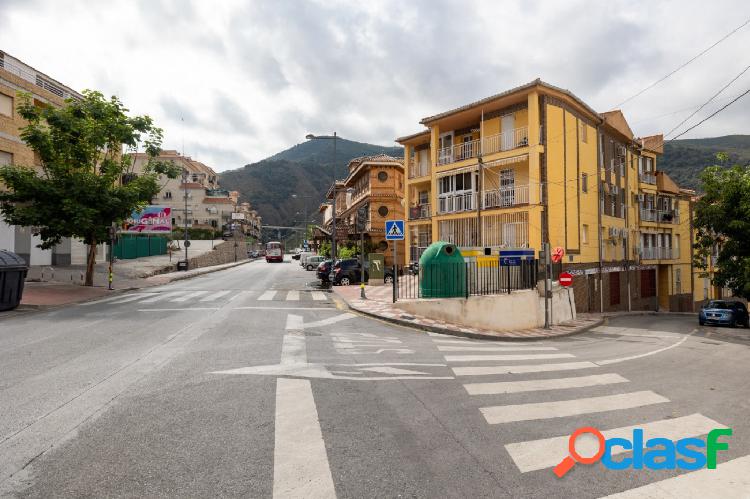 Local acondicionado como academia en Cenes de la Vega a pie